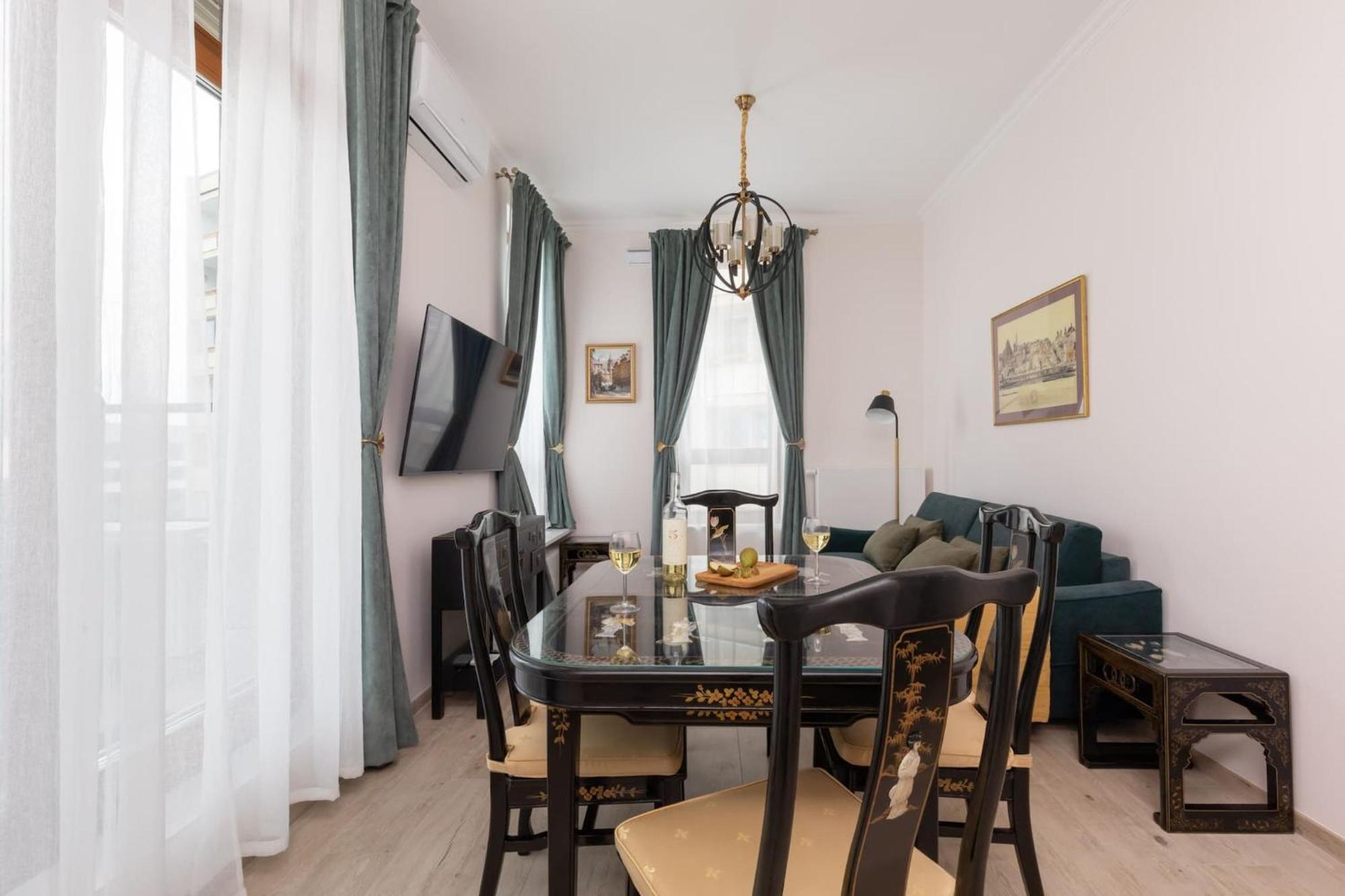 Aleja Solidarnosci 60B II By Noclegi Renters Varsó Kültér fotó