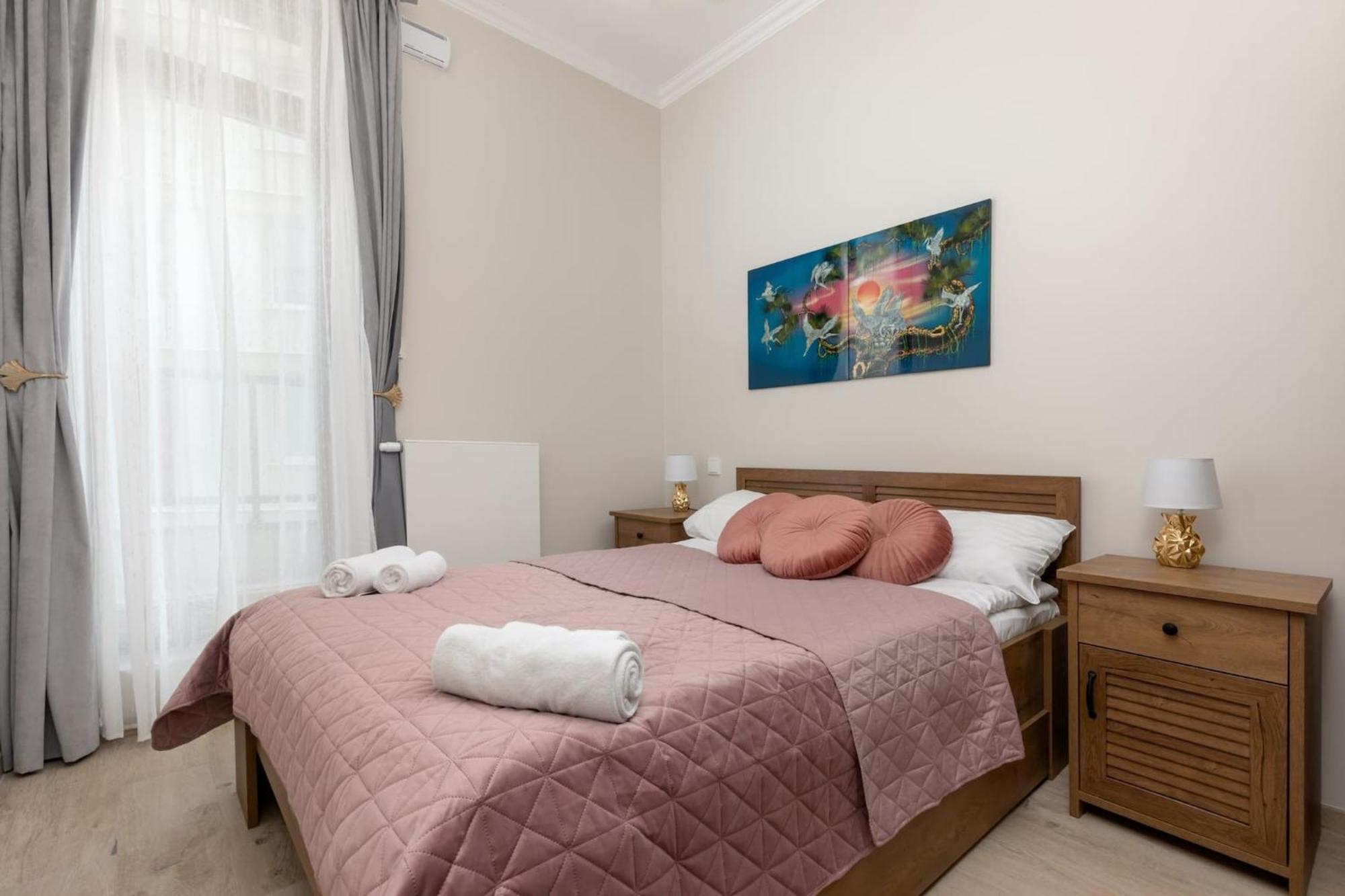 Aleja Solidarnosci 60B II By Noclegi Renters Varsó Kültér fotó